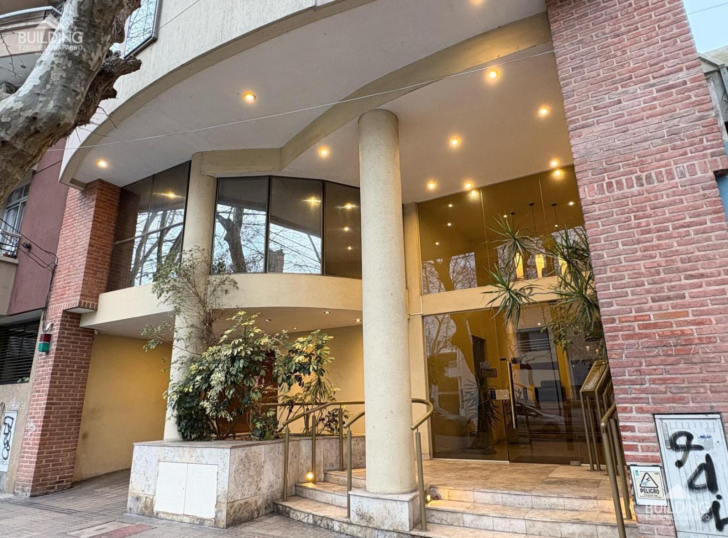 Foto de Departamento de 2 dormitorios con cochera en venta - La Plata, imagen 4