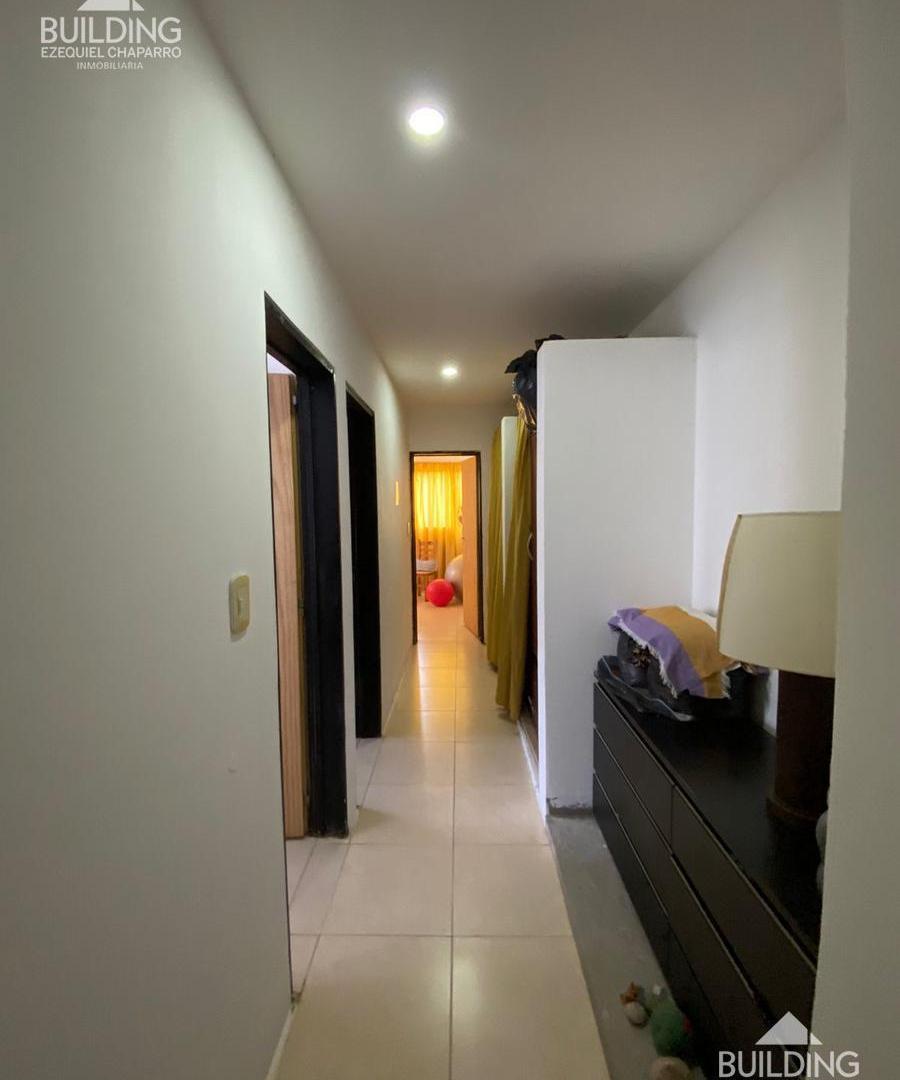 Foto de Casa en alquiler - 3 dormitorios - cochera - parque -Villa Parque, imagen 2