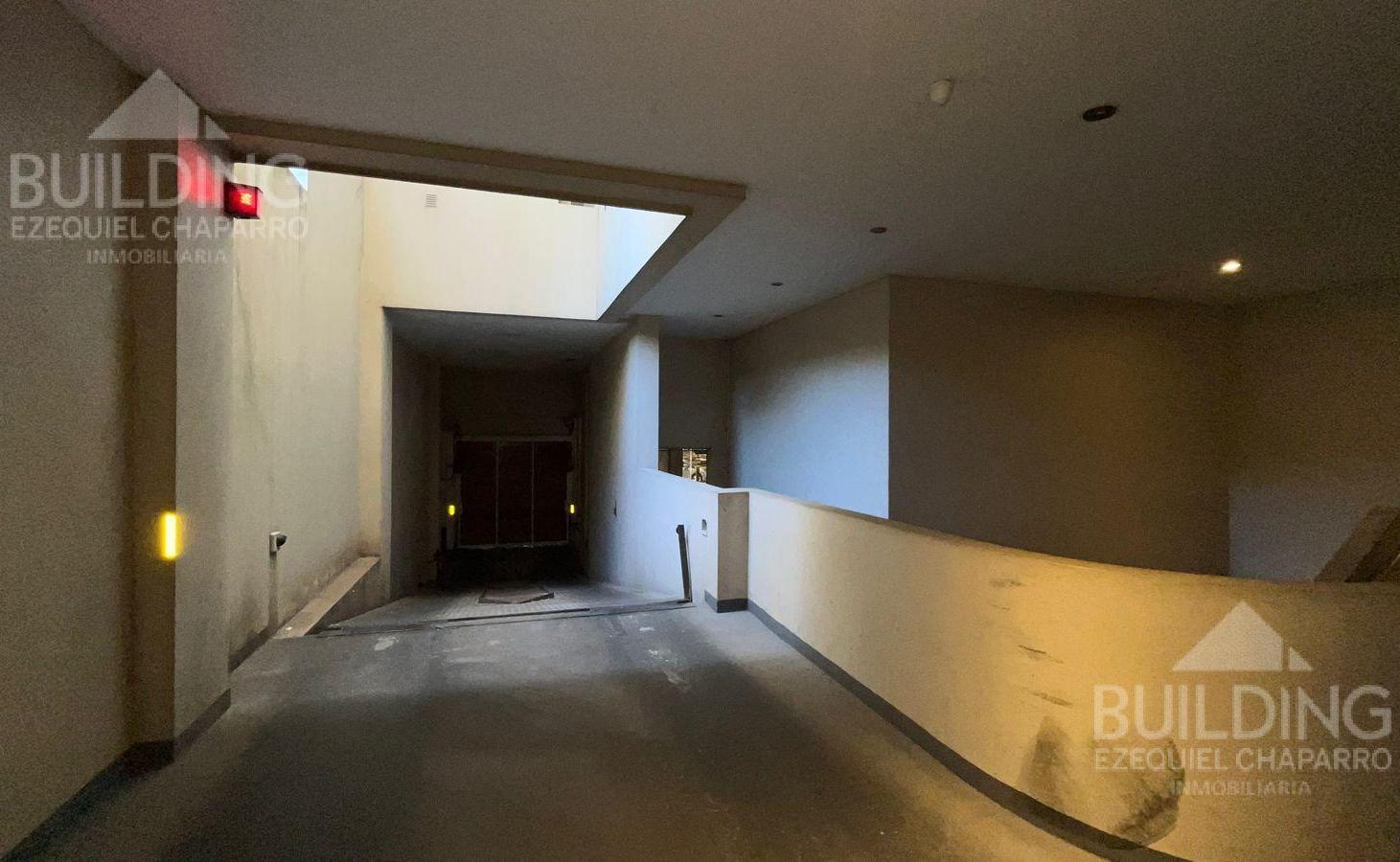 Foto de Departamento Piso categoria en venta - La Plata - tres dormitorios, imagen 1