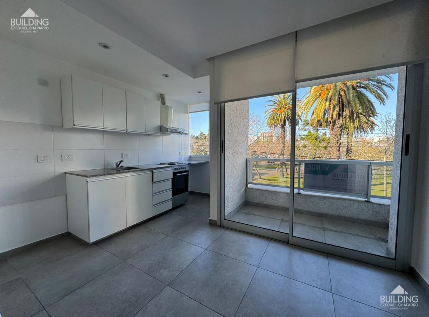Foto de DEPARTAMENTO 1 DORMITORIO EN VENTA -LA PLATA- BALCON-PLAZA AZCUENAGA, imagen 4