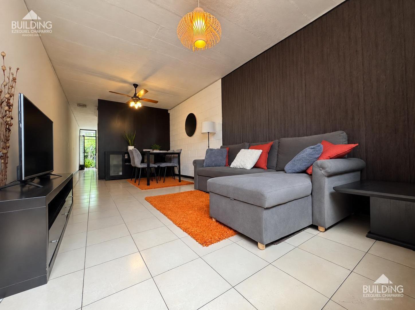 Foto de DUPLEX EN VENTA -TRES DORMITORIOS-ESCRITORIO-PATIO-COCHERA, imagen 2