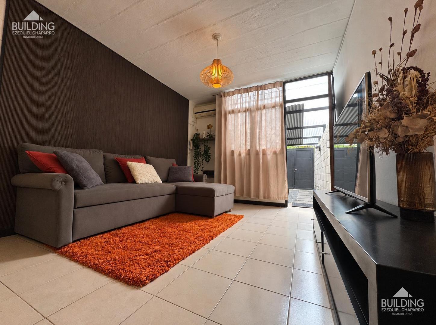 Foto de DUPLEX EN VENTA -TRES DORMITORIOS-ESCRITORIO-PATIO-COCHERA, imagen 1