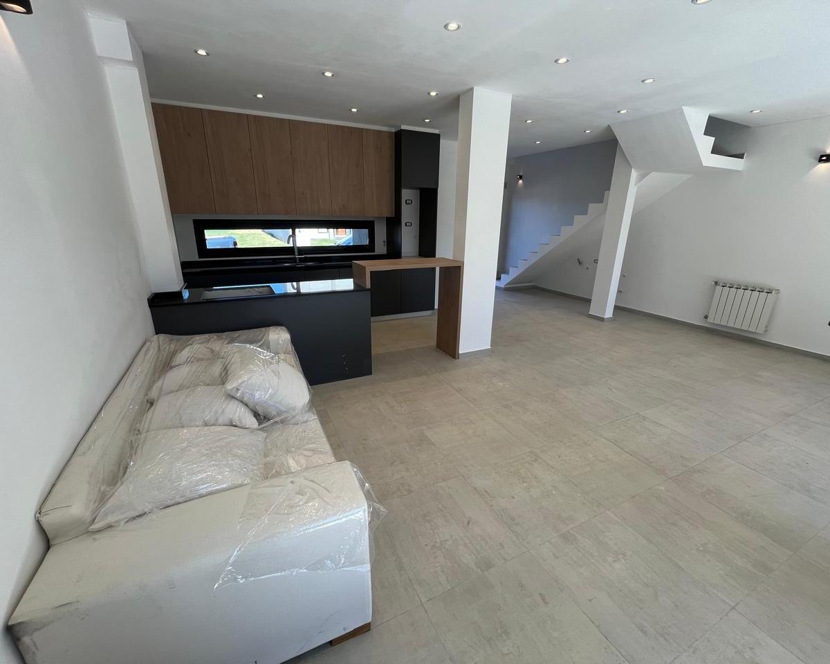 Hermoso Dúplex con Terraza en Venta 1