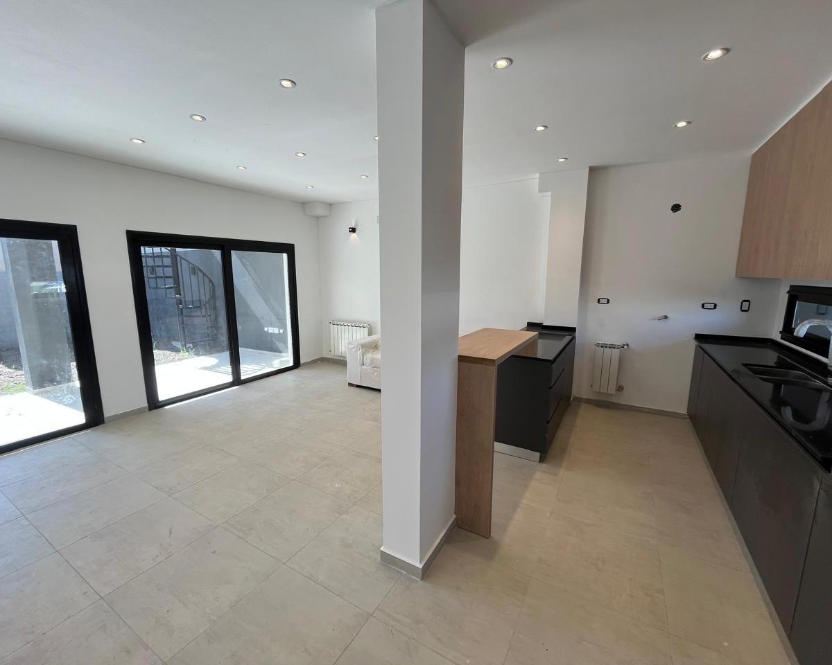 Hermoso Dúplex con Terraza en Venta 2