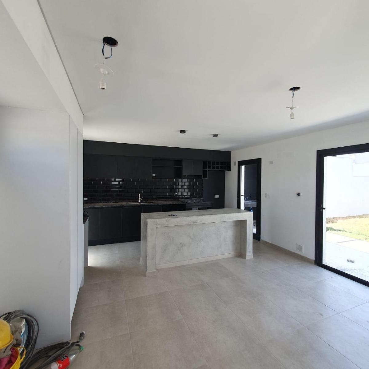Moderna Casa a Estrenar en Venta, Colinas de Manantiales 4