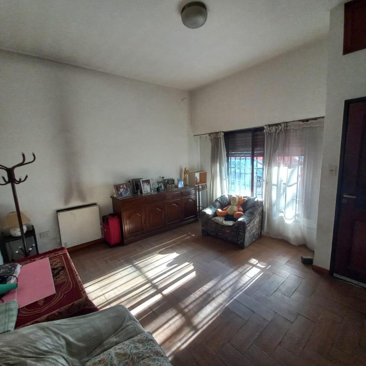 Venta Casa Lote Propio Garage y Local en Esquina Desarrollada 2 Terrazas 1