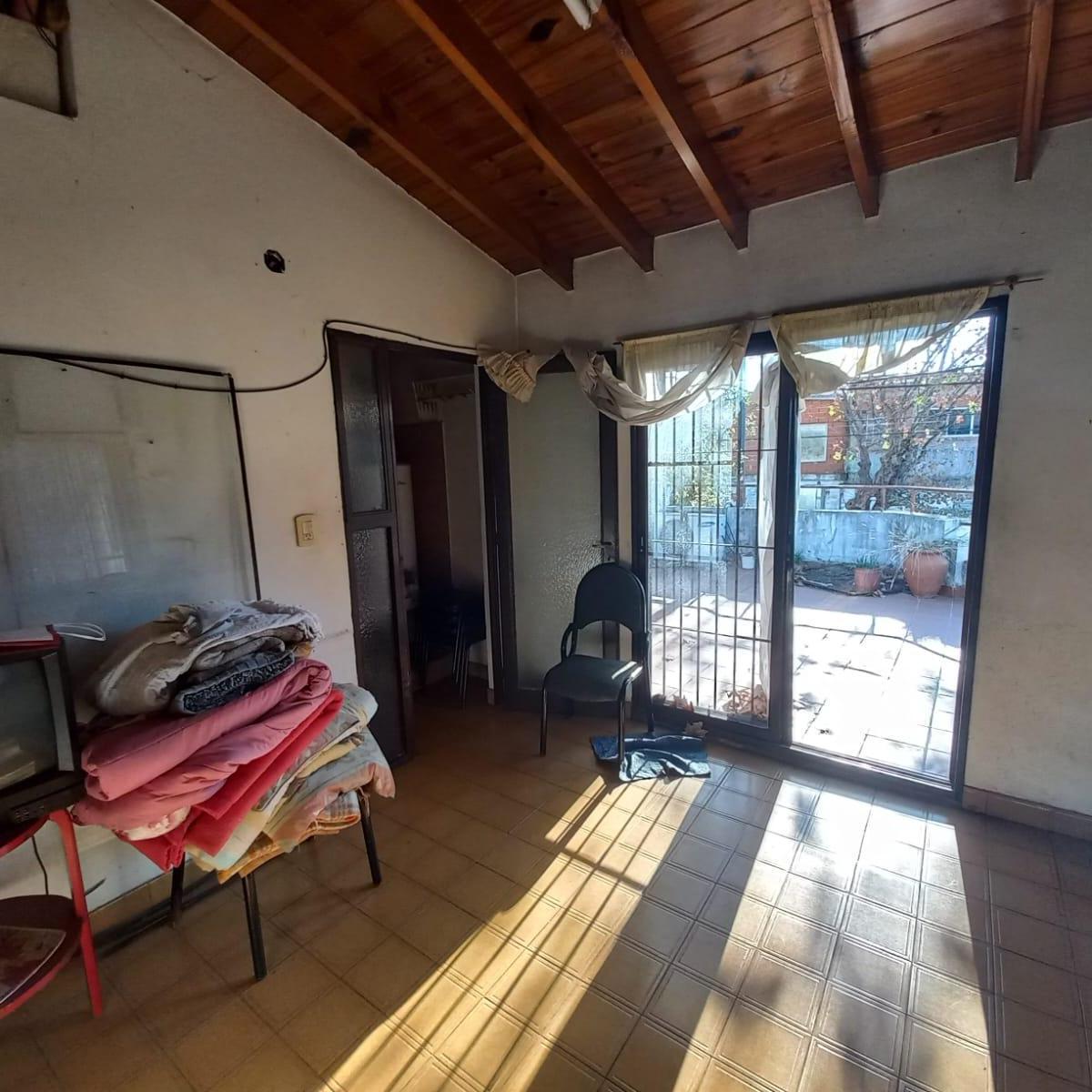 Venta Casa Lote Propio Garage y Local en Esquina Desarrollada 2 Terrazas 3