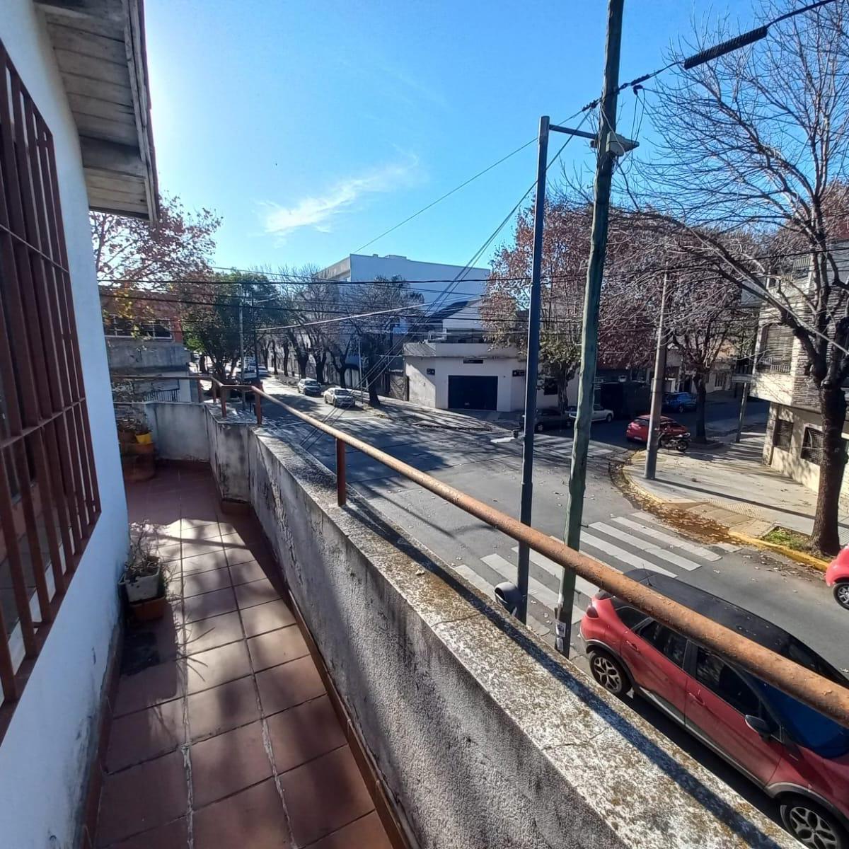 Venta Lote de Terreno con Demolicion en Esquina Arias Esquina Lugones 3