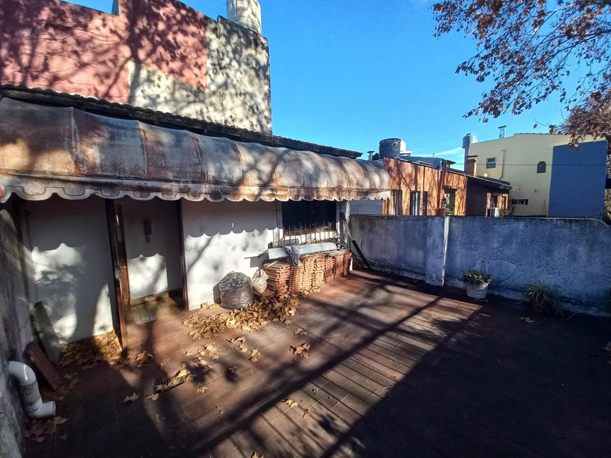 Venta Lote de Terreno con Demolicion en Esquina Arias Esquina Lugones 4