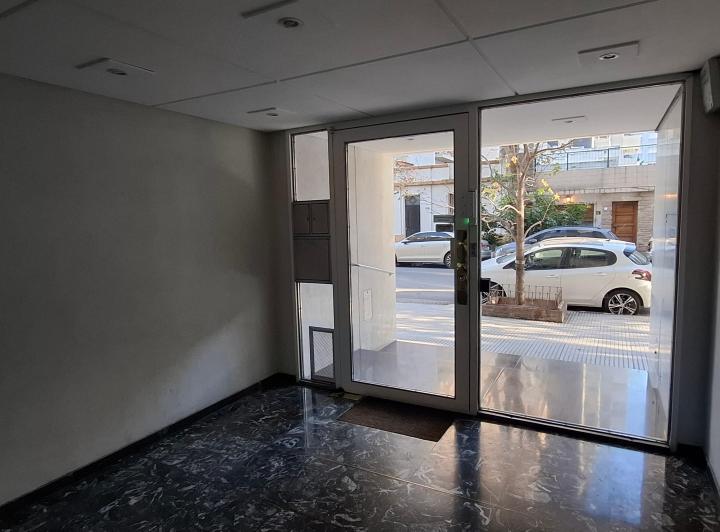 Altolaguirre y Mendoza Al frente 4 amb con dependencia balcon Apto credito  3