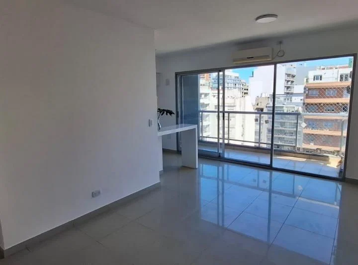 Lugones y Olazabal Alquiler 2 ambientes piso alto contrafrente super luminoso 1