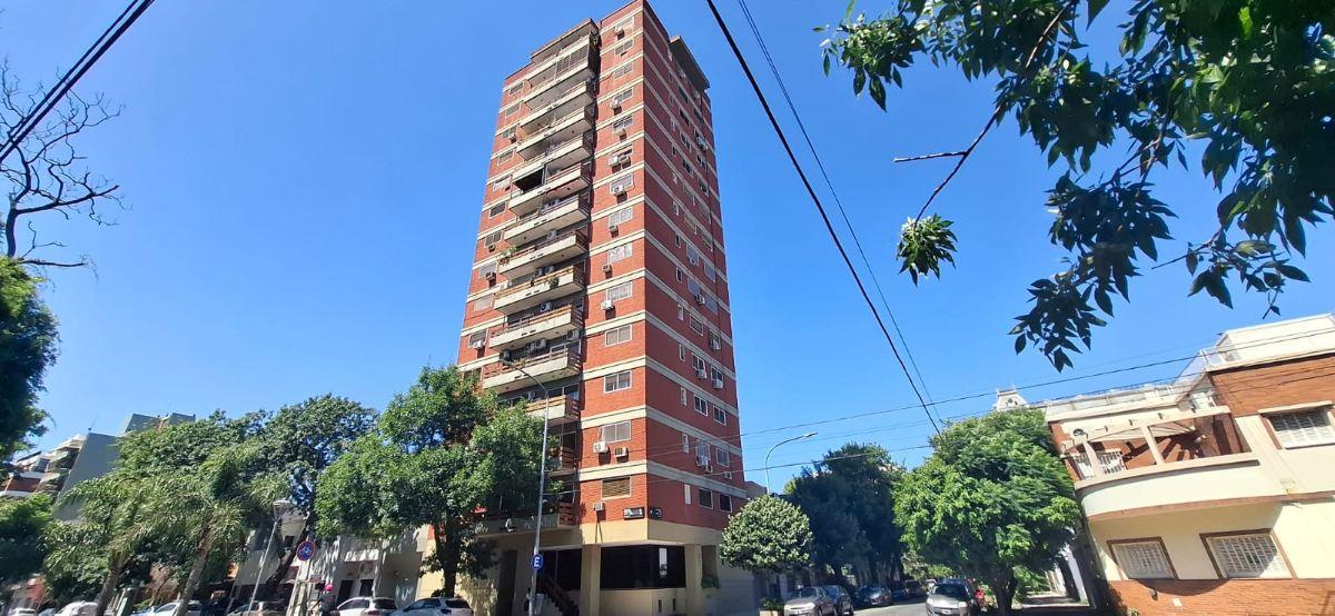 Apto credito Venta 4 ambientes vista panomarica piso 12 Super luminoso. Balcon Chivilcoy esq.Varela.