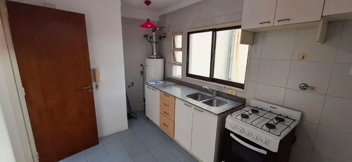 2 ambientes balcon frente Cocina aparte lavadero 42 m2 Muy luminoso Bonifacio esq Thorne Caballito 3