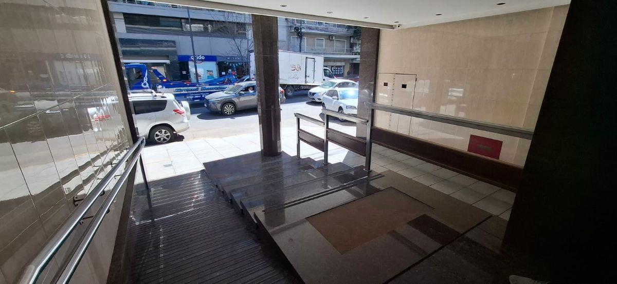 Foto de Departamento 3 ambientes cochera baño y toillete Baulera gran balcon, imagen 3