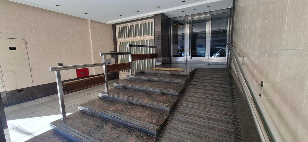 Foto de Departamento 3 ambientes cochera baño y toillete Baulera gran balcon, imagen 1