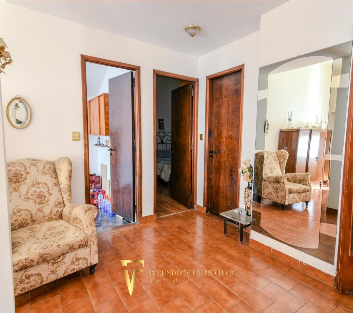 Casa Multifamiliar de 6 Ambientes - Liniers - Jardín - Cochera - Quincho - Terraza 3