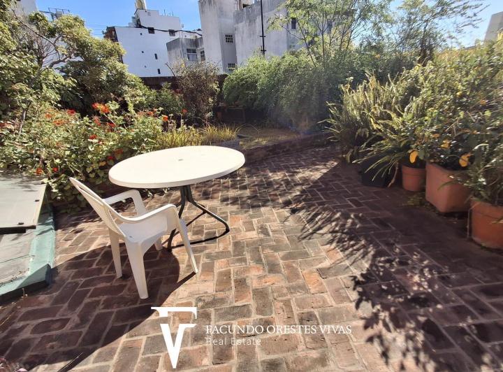 VENTA-CASA-SIETE AMBIENTES-PARRILLA-VESTIDOR-QUINCHO-PARQUE PATRICIOS 1
