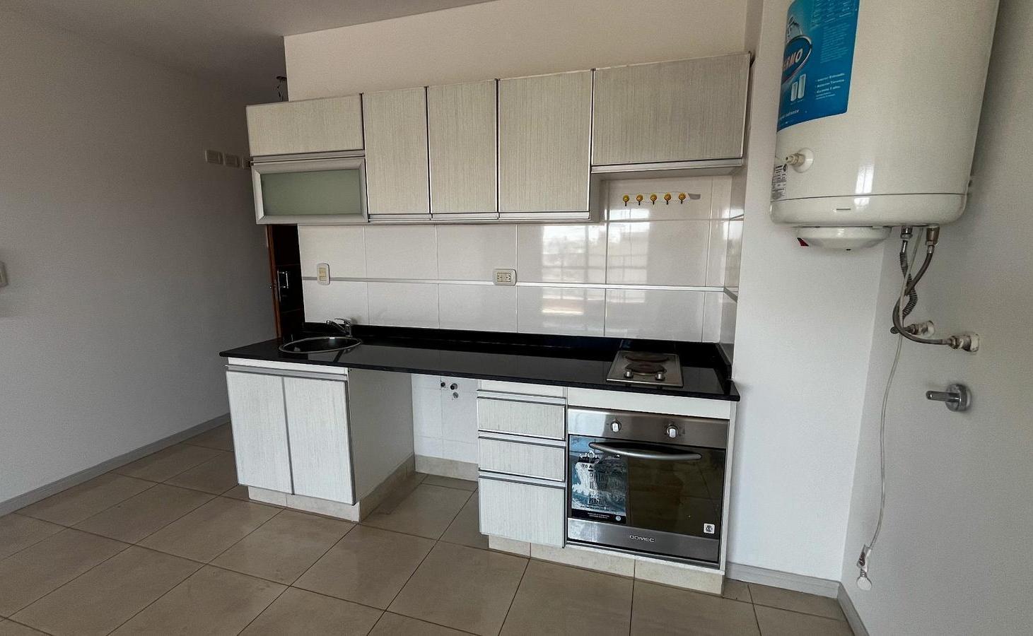 Foto de VENTA-DEPARTAMENTOMONOAMBIENTE-BALCON-SUM-JACUZZI-VILLA LURO, imagen 1
