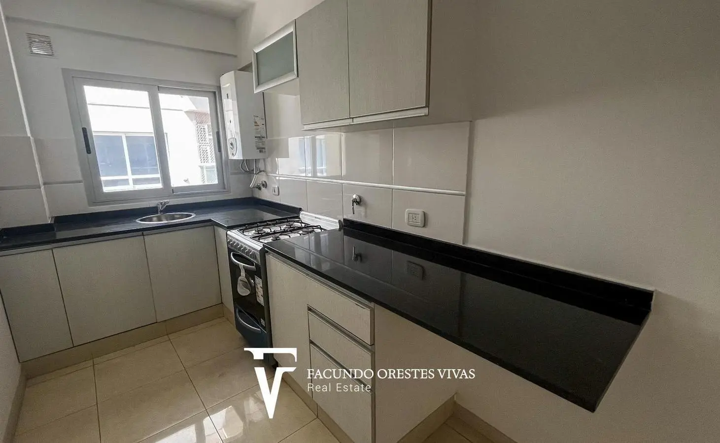 VENTA-DEPARTAMENTO- TRES AMBIENTES- PATIO-PARRILLA-SUM-VILLA LURO 1