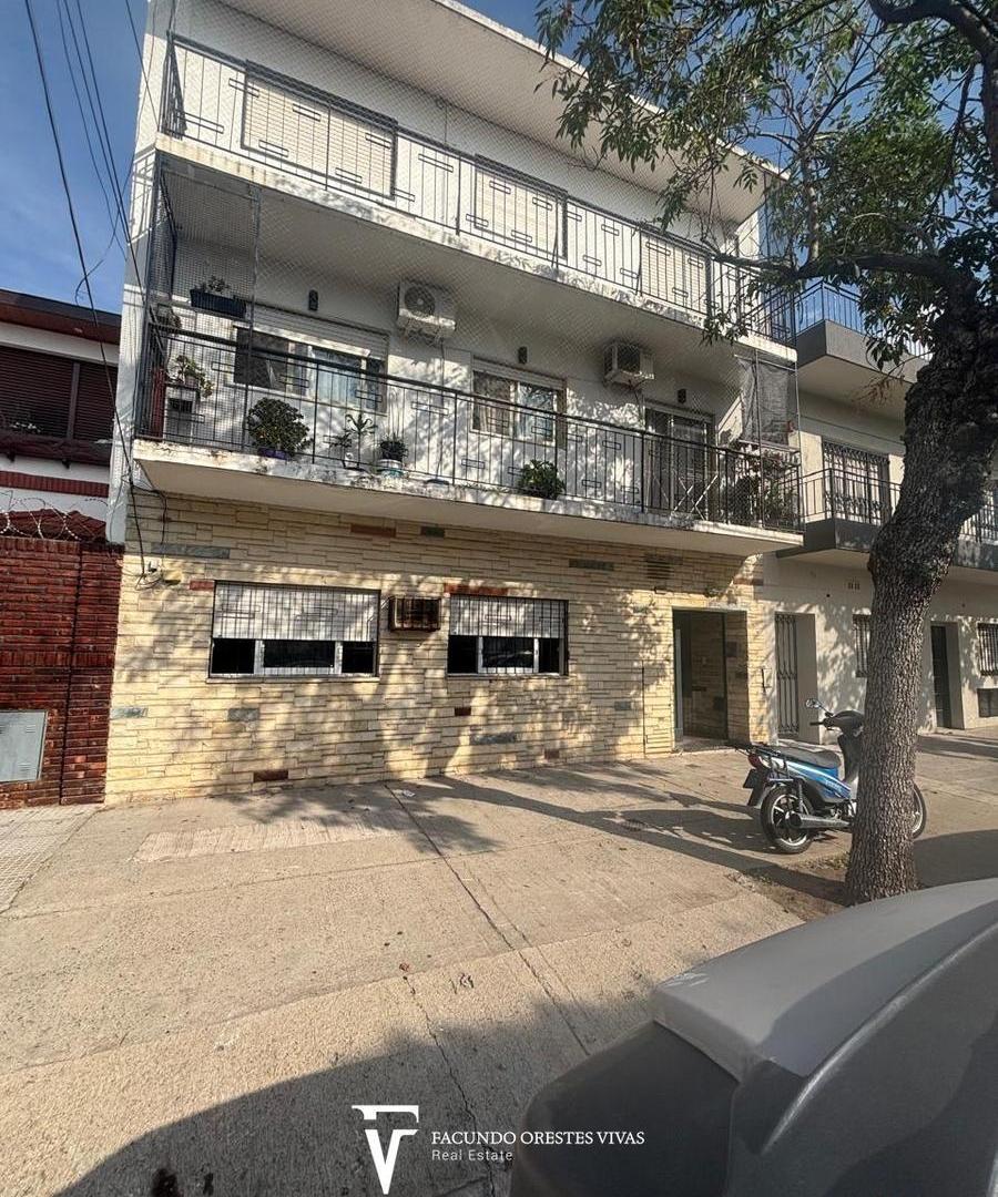 VENTA-LINIERS-DOS AMBIENTES-PLANTA BAJA-PATIO-LAVADERO