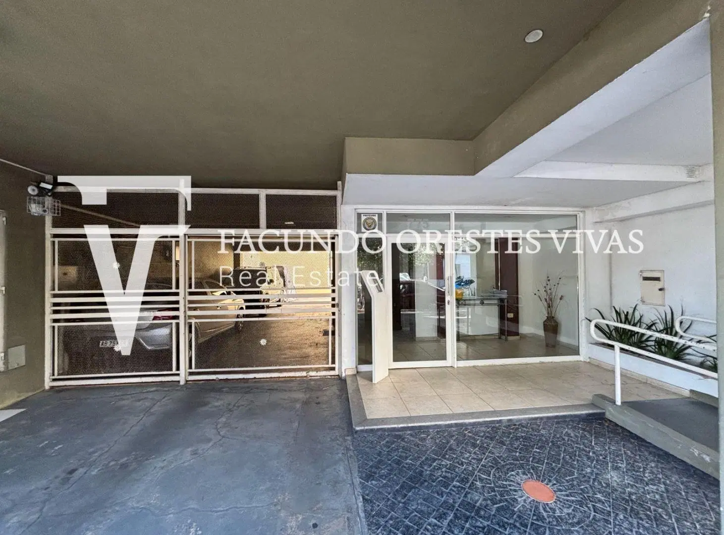 VENTA-SEMI PISO-CUATRO AMBIENTES-DORMITORIO EN SUITE-VELEZ SARFIELD 2