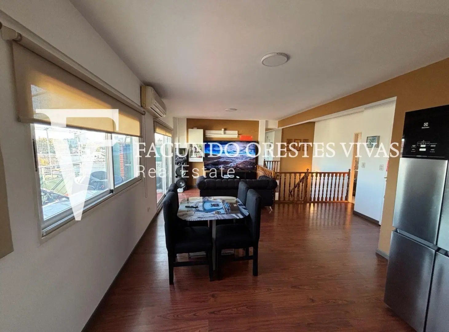 VENTA-SEMI PISO-CUATRO AMBIENTES-DORMITORIO EN SUITE-VELEZ SARFIELD 4