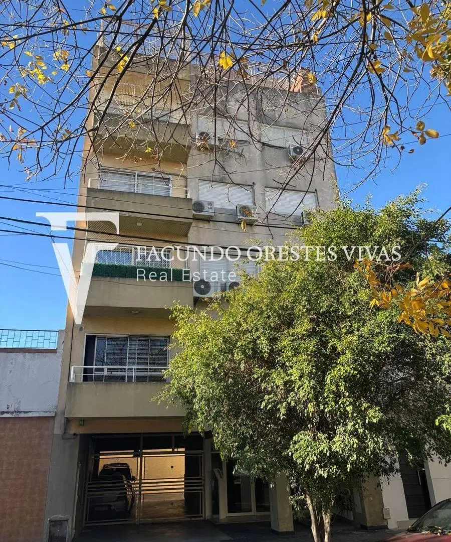 VENTA-SEMI PISO-CUATRO AMBIENTES-DORMITORIO EN SUITE-VELEZ SARFIELD 3