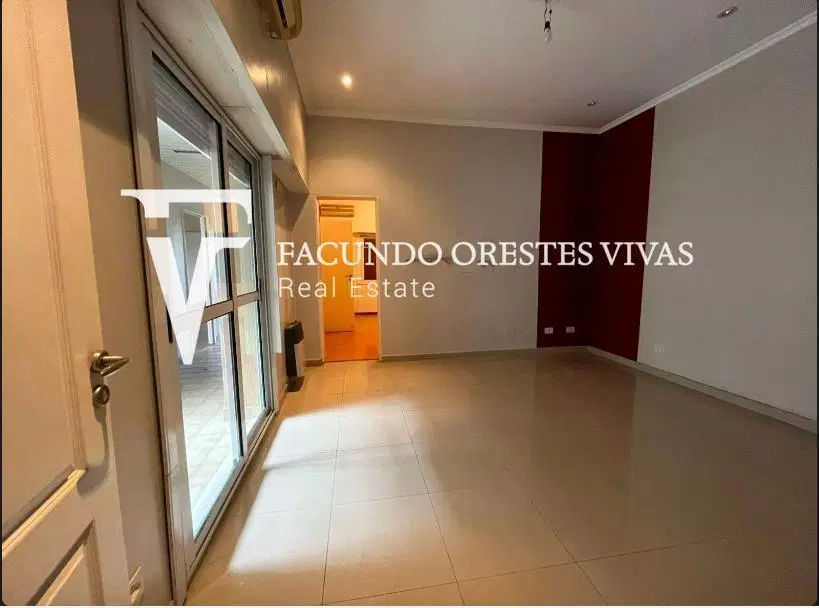 VENTA-CASA- TRES AMBIENTES-JARDIN-COCHERA-LOTE PROPIO-LINIERS 5