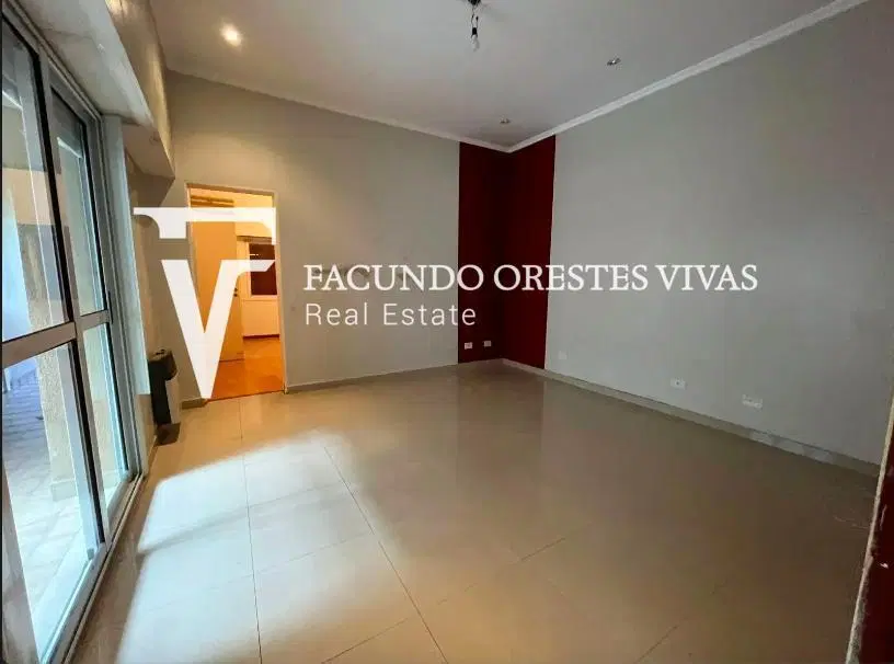VENTA-CASA- TRES AMBIENTES-JARDIN-COCHERA-LOTE PROPIO-LINIERS 3