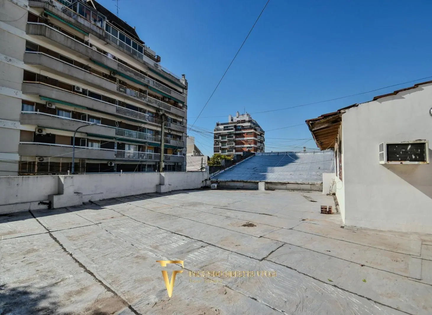 VENTA -TERRENO - LOCAL - PARQUE AVELLANEDA - JUAN BAUTISTA ALBERDI 1