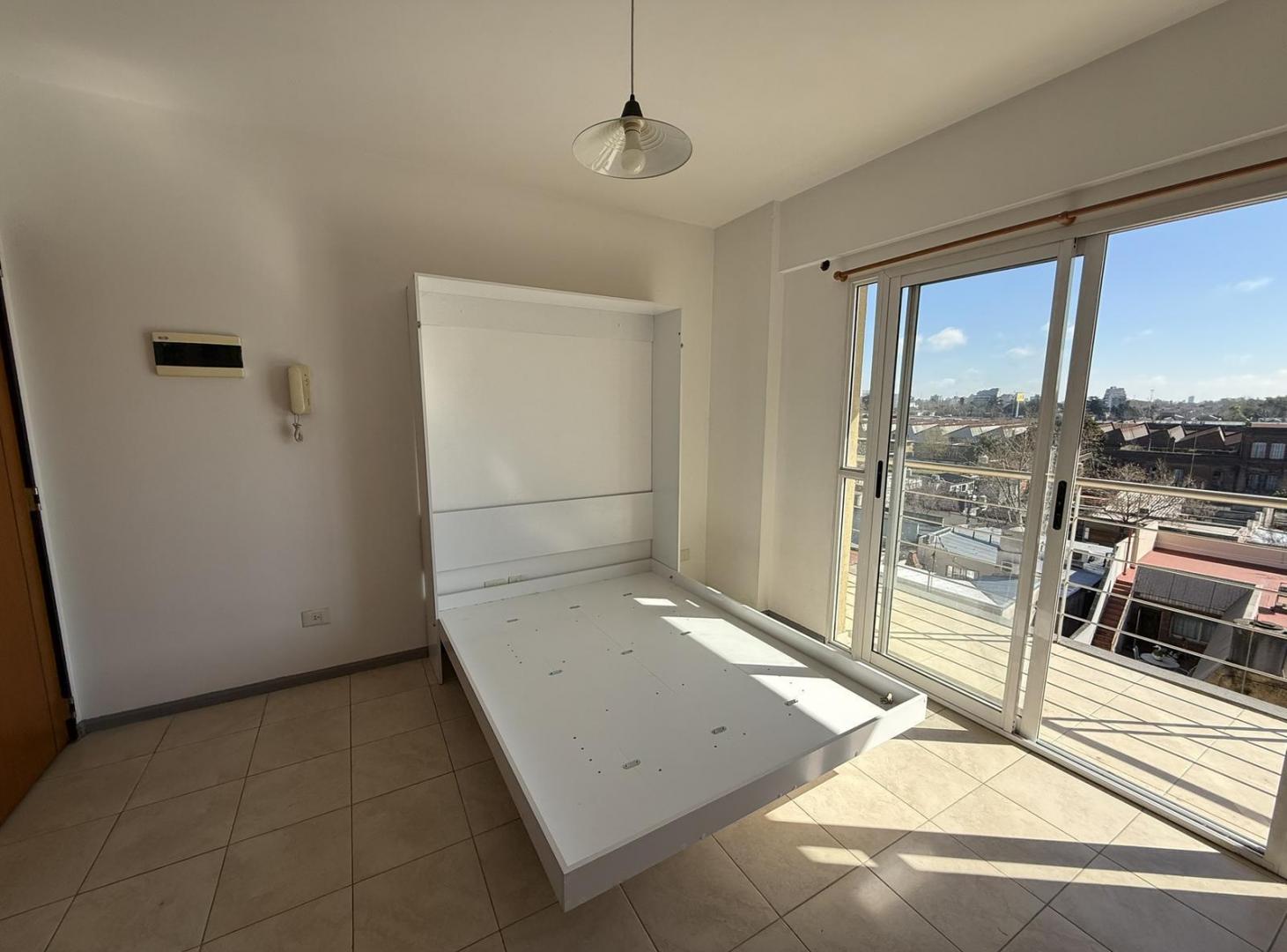 Foto de ALQUILER - DEPARTAMENTO - MONOAMBIENTE - LUMINOSO - BALCÓN - LINIERS, imagen 1
