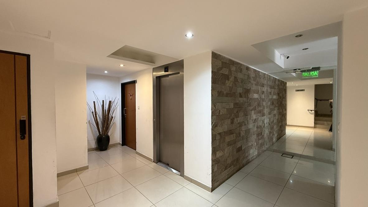 Foto de ALQUILER - DEPARTAMENTO - MONOAMBIENTE - LUMINOSO - BALCÓN - LINIERS, imagen 2