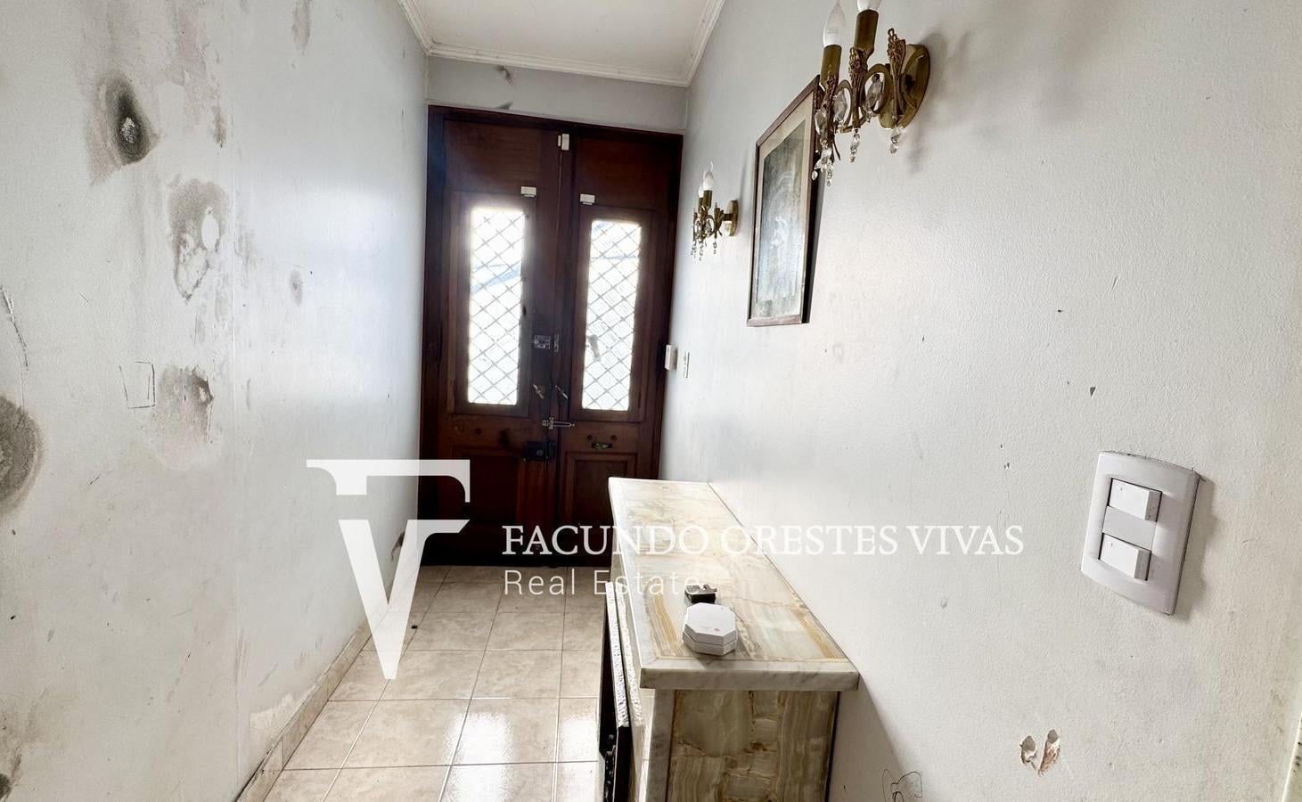 Foto de VENTA - CASA - 3 AMBIENTES - VILLA MADERO - PATIO - TERRAZA, imagen 2