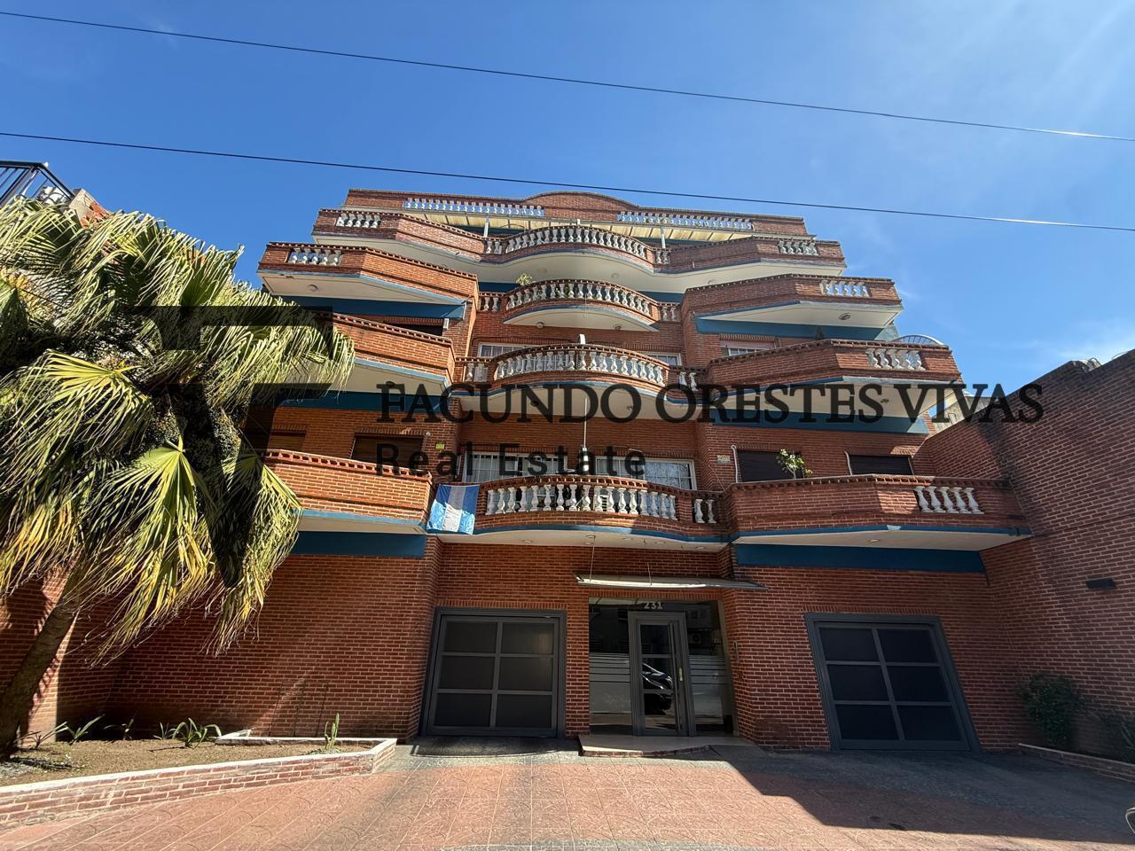 Foto de VENTA-DEPARTAMENTO-TRES AMBIENTES-COCHERA-COCHERA DE, imagen 2