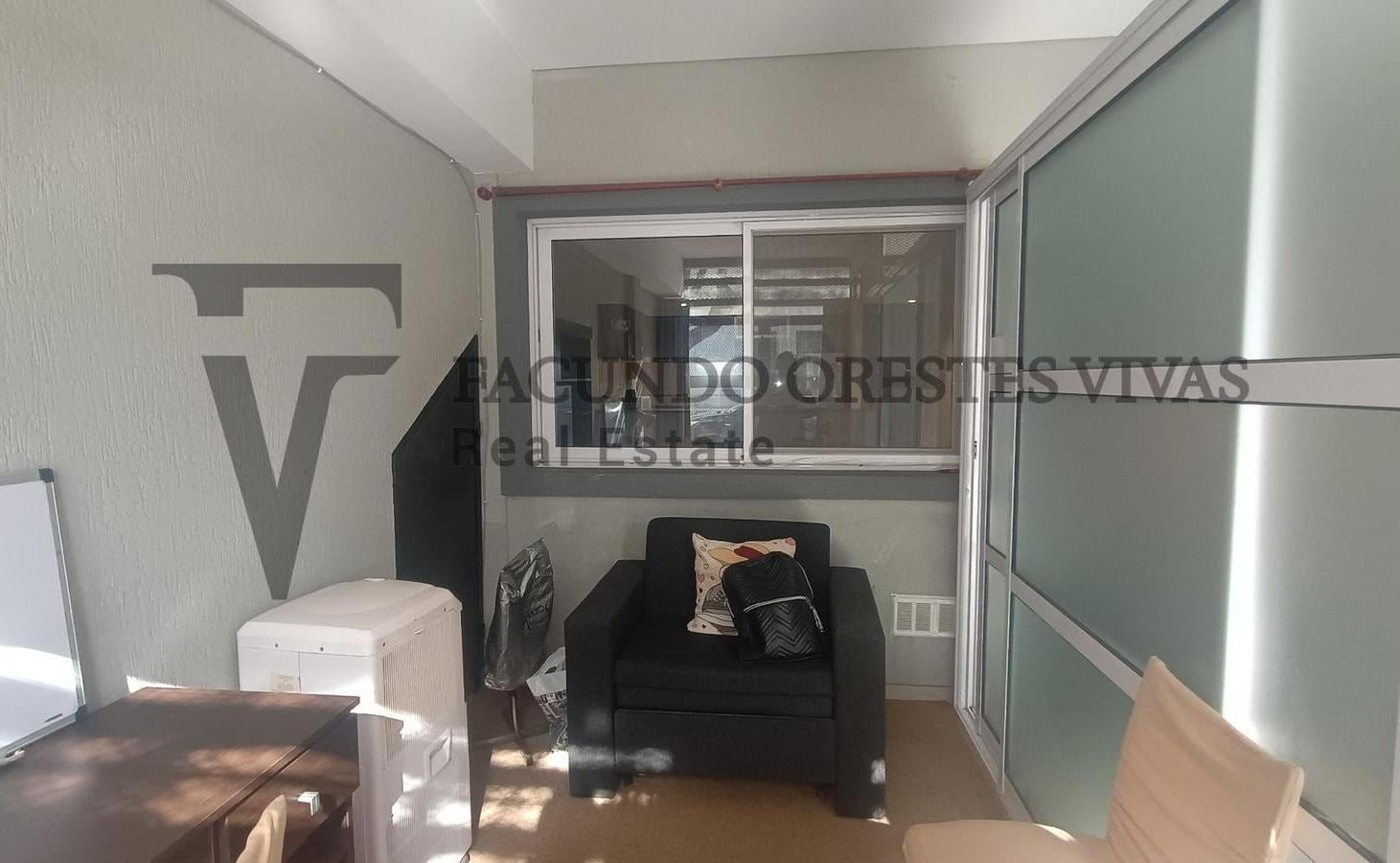 Foto de VENTA - PH - CUATRO AMBIENTES - LINIERS - COCHERA - PATIO, imagen 2