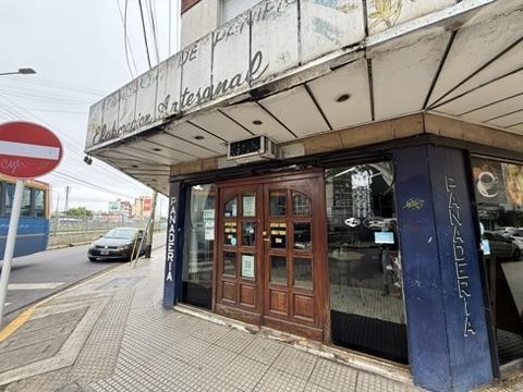 Foto de ALQUILER - LOCAL ESQUINA - DOBLE ENTRADA - PLANTA BAJA - CIUDADELA, imagen 1
