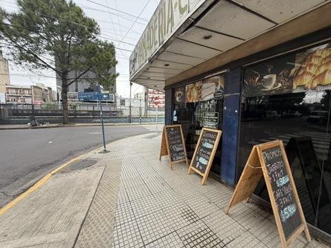 Foto de ALQUILER - LOCAL ESQUINA - DOBLE ENTRADA - PLANTA BAJA - CIUDADELA, imagen 4