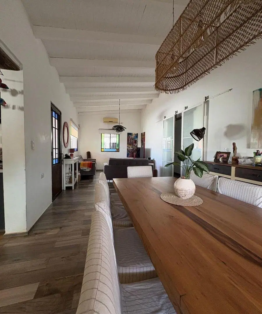 Casa Tres dormitorios con pileta - Unquillo 8