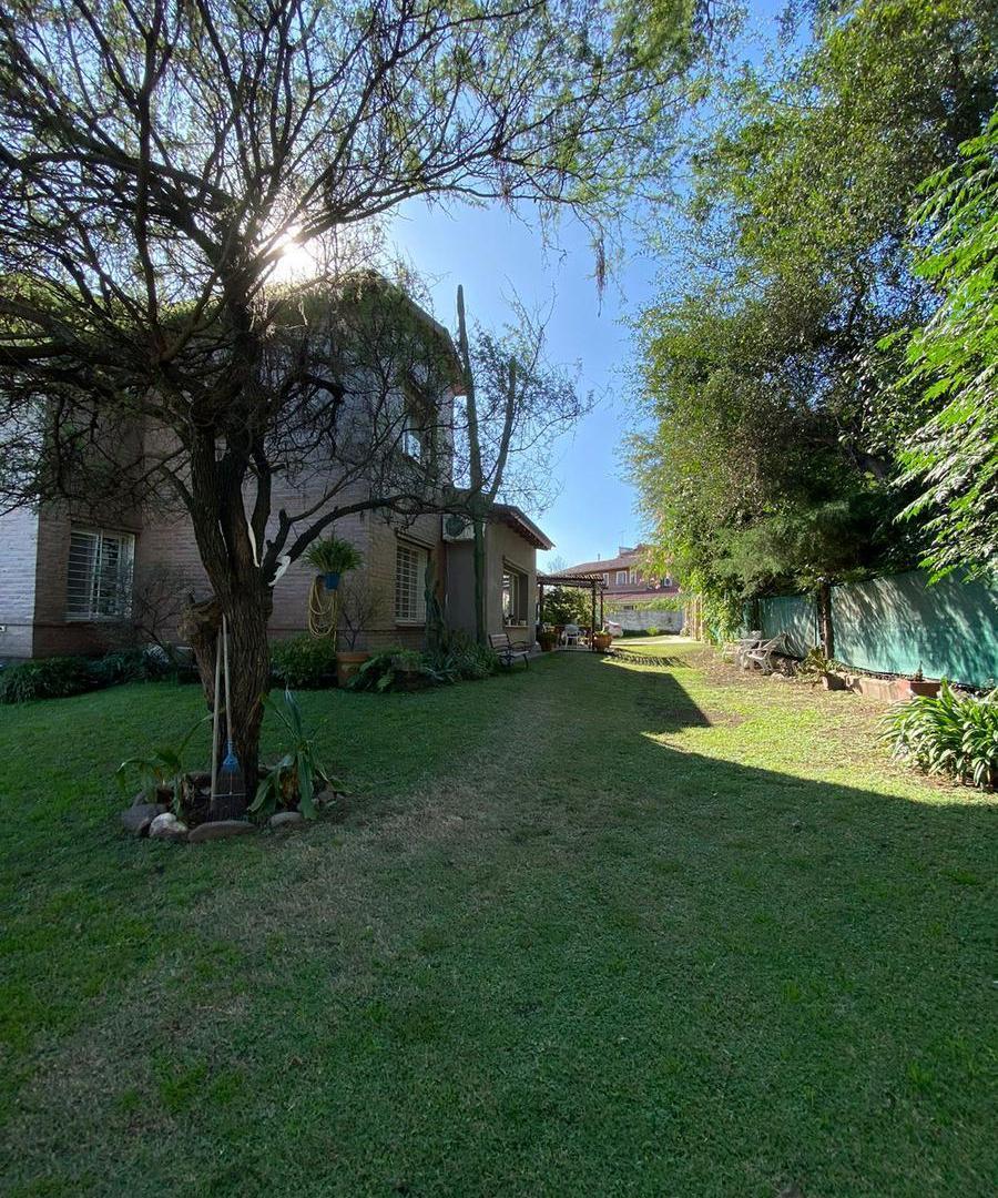 Casa - Unquillo - Tres dormitorios - Bº Residencial