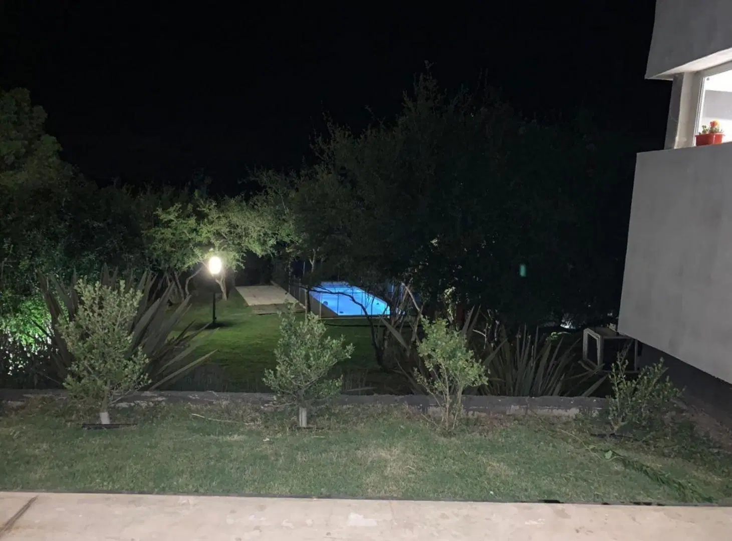 Casa - Tres dormitorios - Agua De Oro - Impecable 4