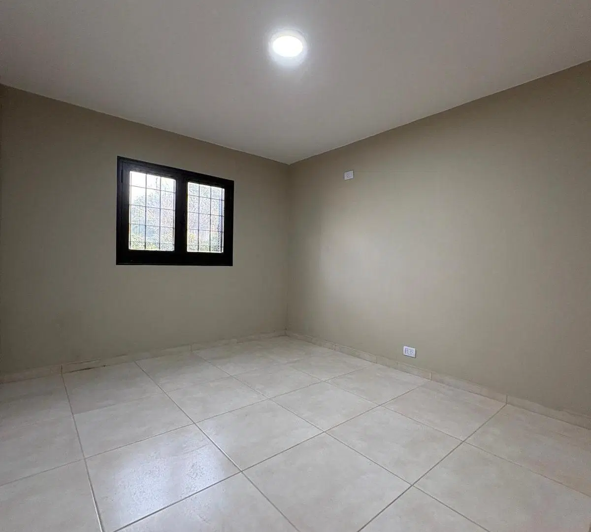 Arguello - Casa Tres dormitorios en Planta Baja - Excelente Ubicación 5