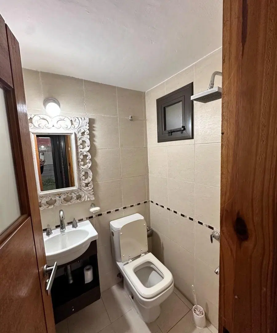 Casa Tres Dormitorios - con Pileta - Arguello 4