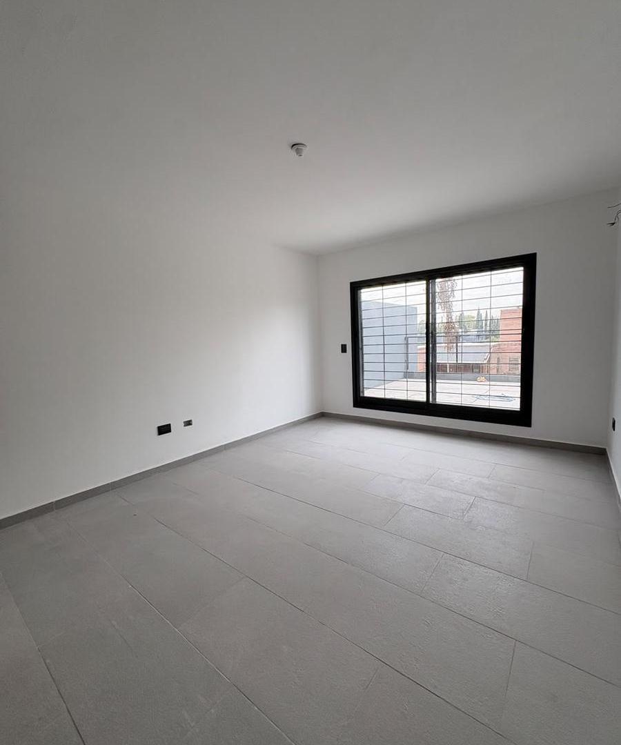 Foto de Departamento de un Dormitorio con terraza y cochera a mts de Sanatorio, imagen 4