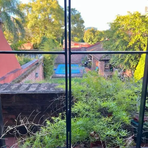 VENTA CHALET 5 AMB CON DEPENDENCIA, QUINCHO, PILETA, PARQUE, GARAGE PARA 2 AUTOS. 5