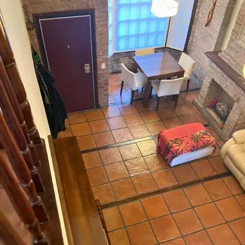 VENTA CHALET 5 AMB CON DEPENDENCIA, QUINCHO, PILETA, PARQUE, GARAGE PARA 2 AUTOS. 3