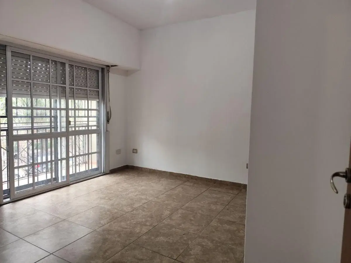 Departamento de 60 m² con 1 dormitorio en alquiler en Florencio Varela 3