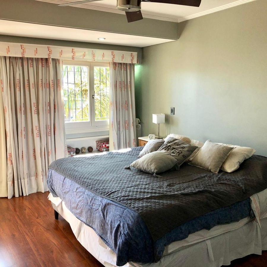 Casa en Venta 4 Ambientes en Ituzaingó con Pileta 3
