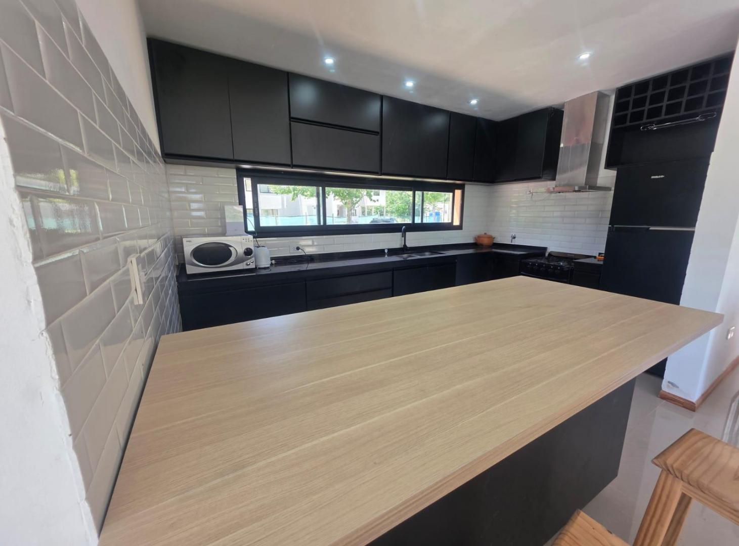 Foto de Venta Casa 5 ambientes en Area 60 Barrio la Reserva en una sola planta, imagen 2