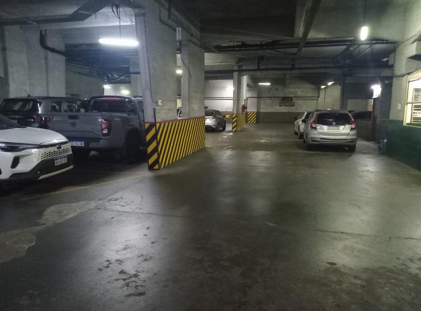 Foto de Venta Cochera Doble, fija, media cuadra de Av. Corrientes., imagen 2