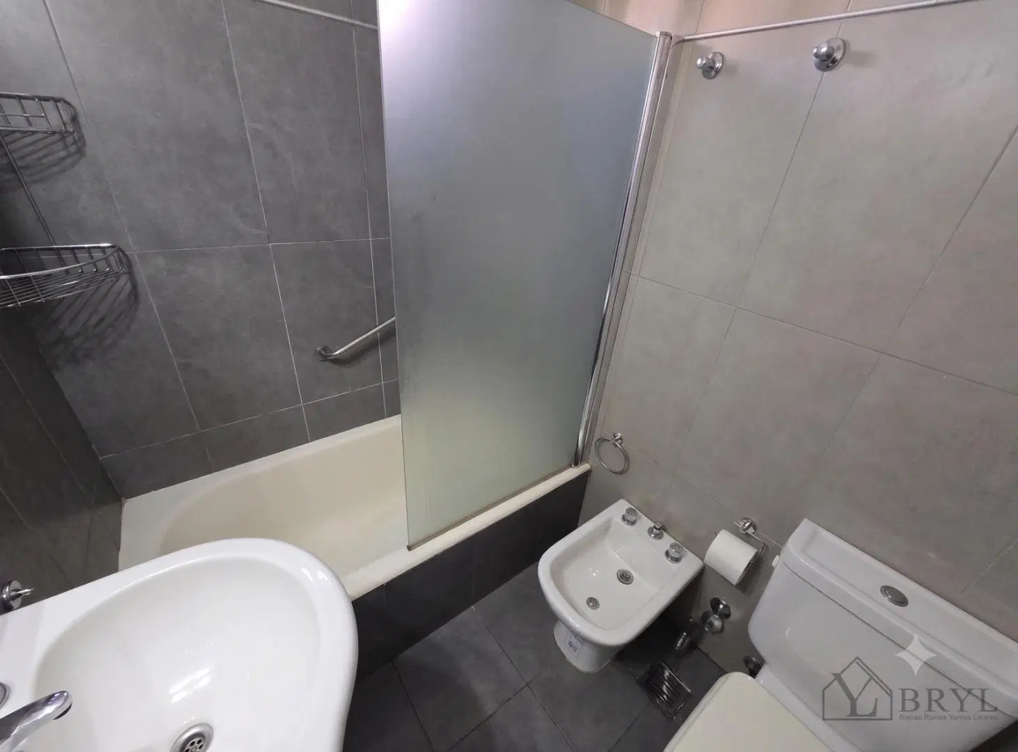 Venta Departamento 3 Ambientes en Almagro con Balcon Vidriado y Lavadero 2